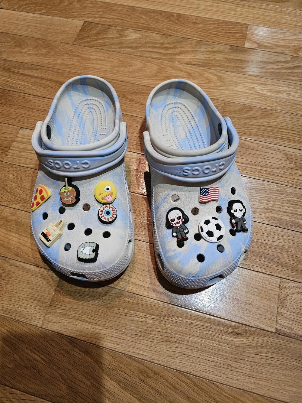 CROCS Light Blue Tie-Dye Clogs with Jibbitz Charms Mens 5 Womens 7